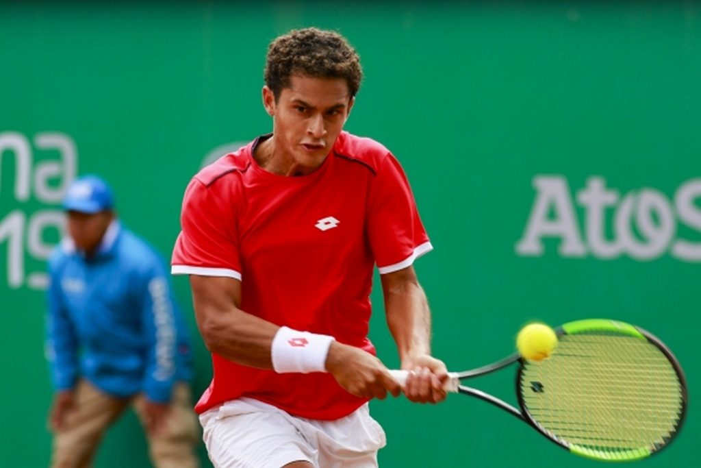 Foto sobre: JUAN PABLO VARILLAS Y SU BUEN PAPEL EN EL ROLAND GARROS