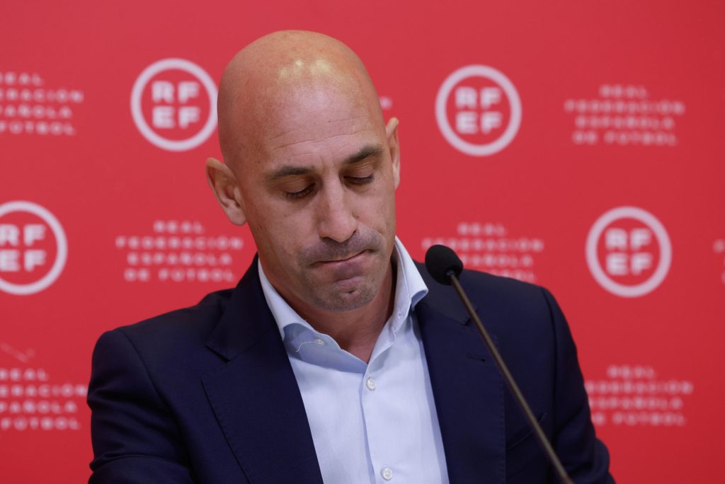 Foto sobre: RUBIALES NO DEBE SEGUIR EN EL CARGO