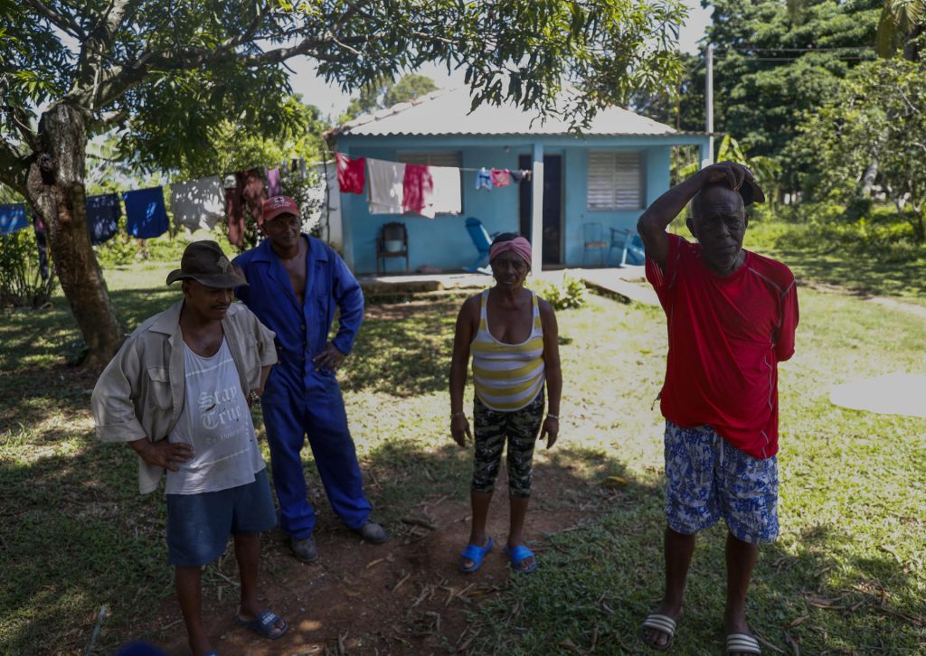 Foto sobre: CRÓNICA: EL PUEBLO CUBANO DE AROZARENA