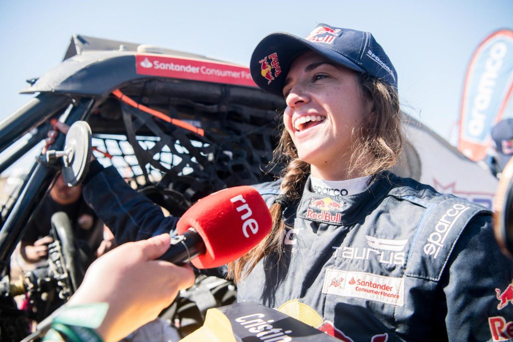 Foto sobre: CRISTINA GUTIÉRREZ, LA SEGUNDA MUJER QUE GANA UN DAKAR