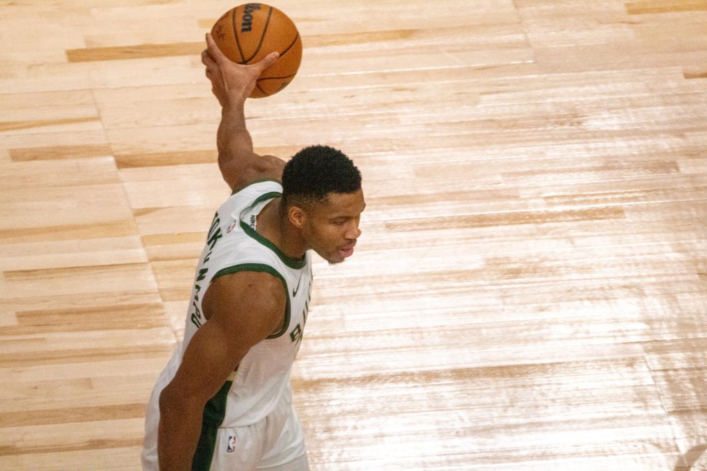 Foto sobre: LA NBA: MÁS PARTIDOS HASTA JUNIO