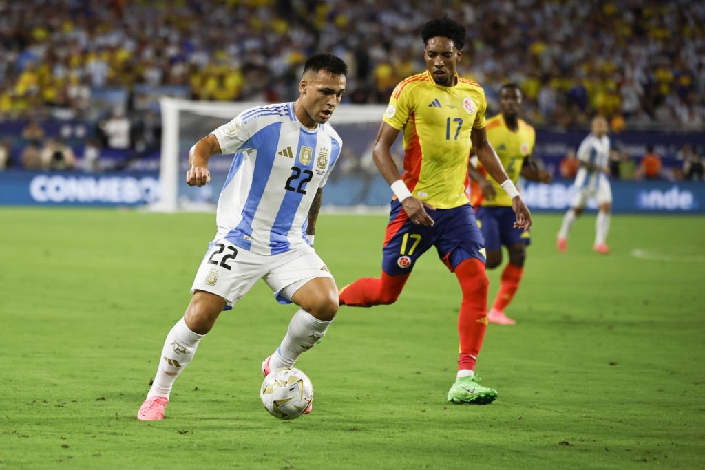 Foto sobre: LAUTARO «BOTA DE ORO»: EL GOLEADOR DE LA COPA AMÉRICA